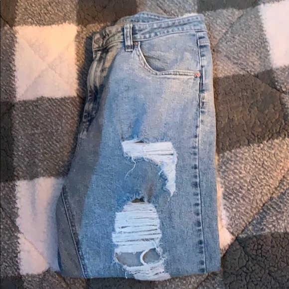 Wild Fable Light Wash Mom Jeans - Picture 2 of 6